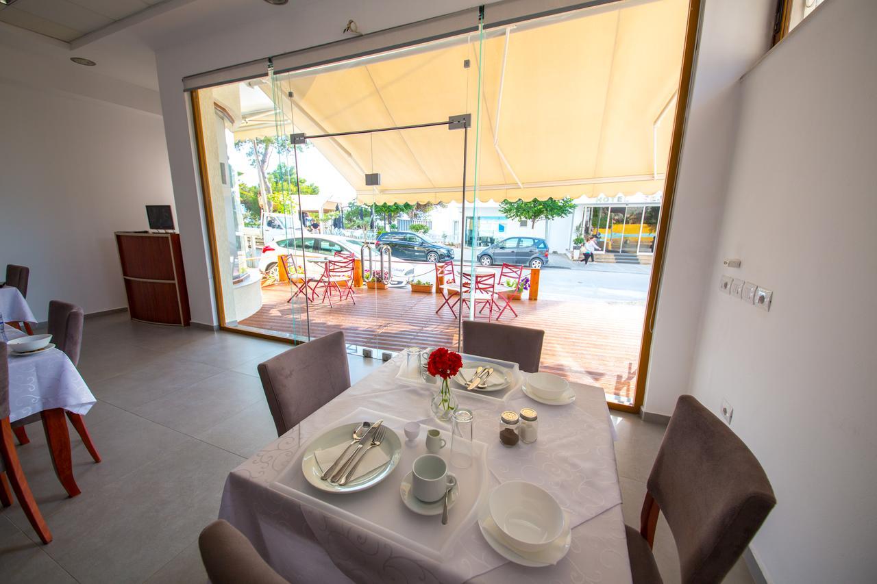 Hotel Alina Saranda Extérieur photo