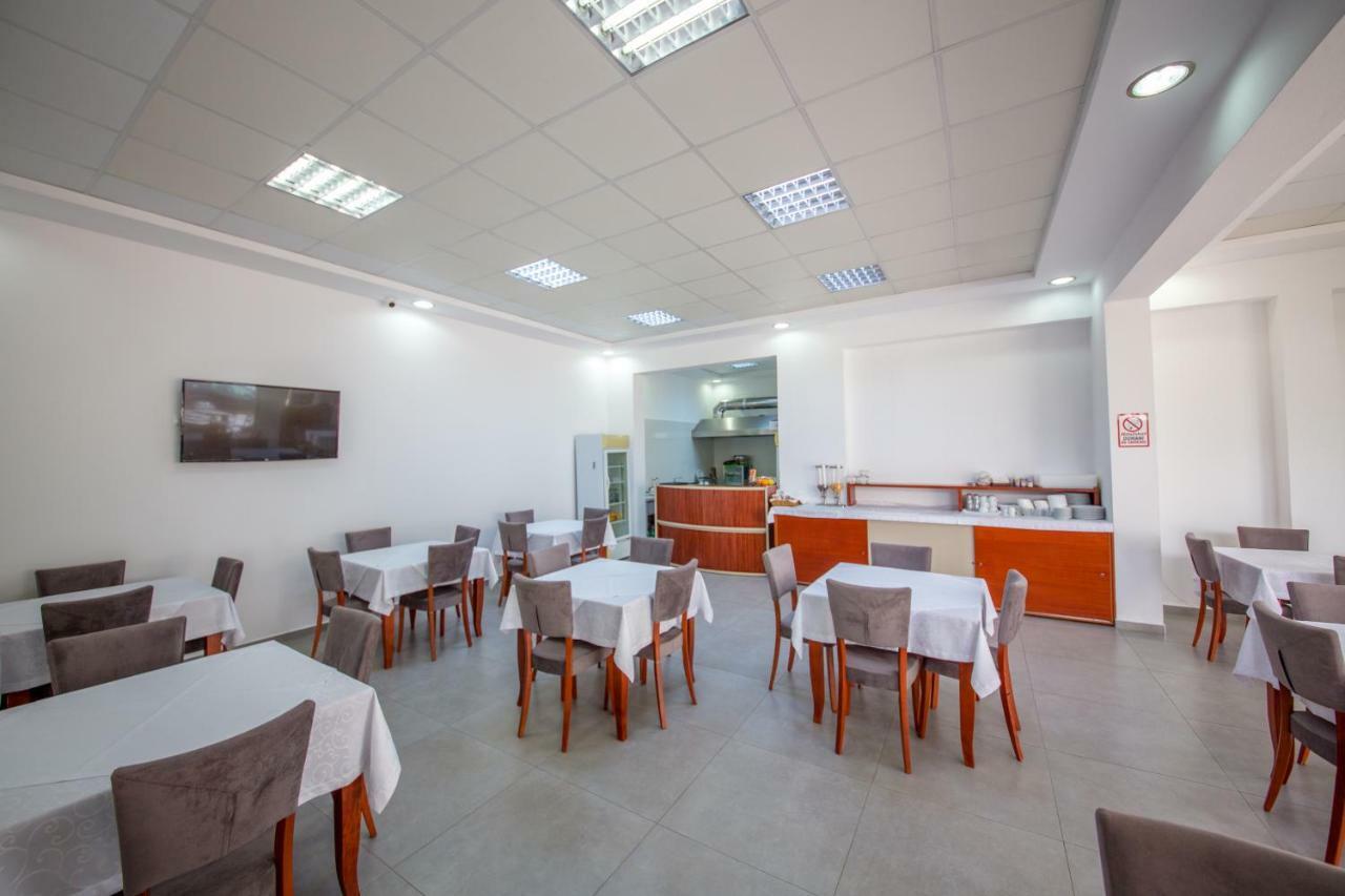 Hotel Alina Saranda Extérieur photo