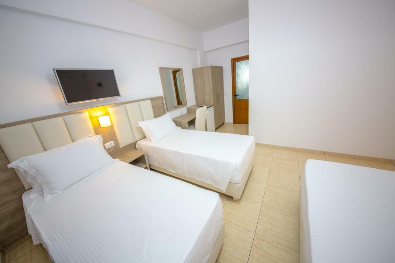 Hotel Alina Saranda Extérieur photo