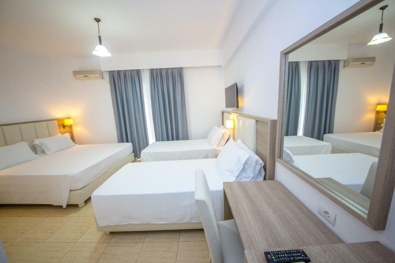 Hotel Alina Saranda Extérieur photo