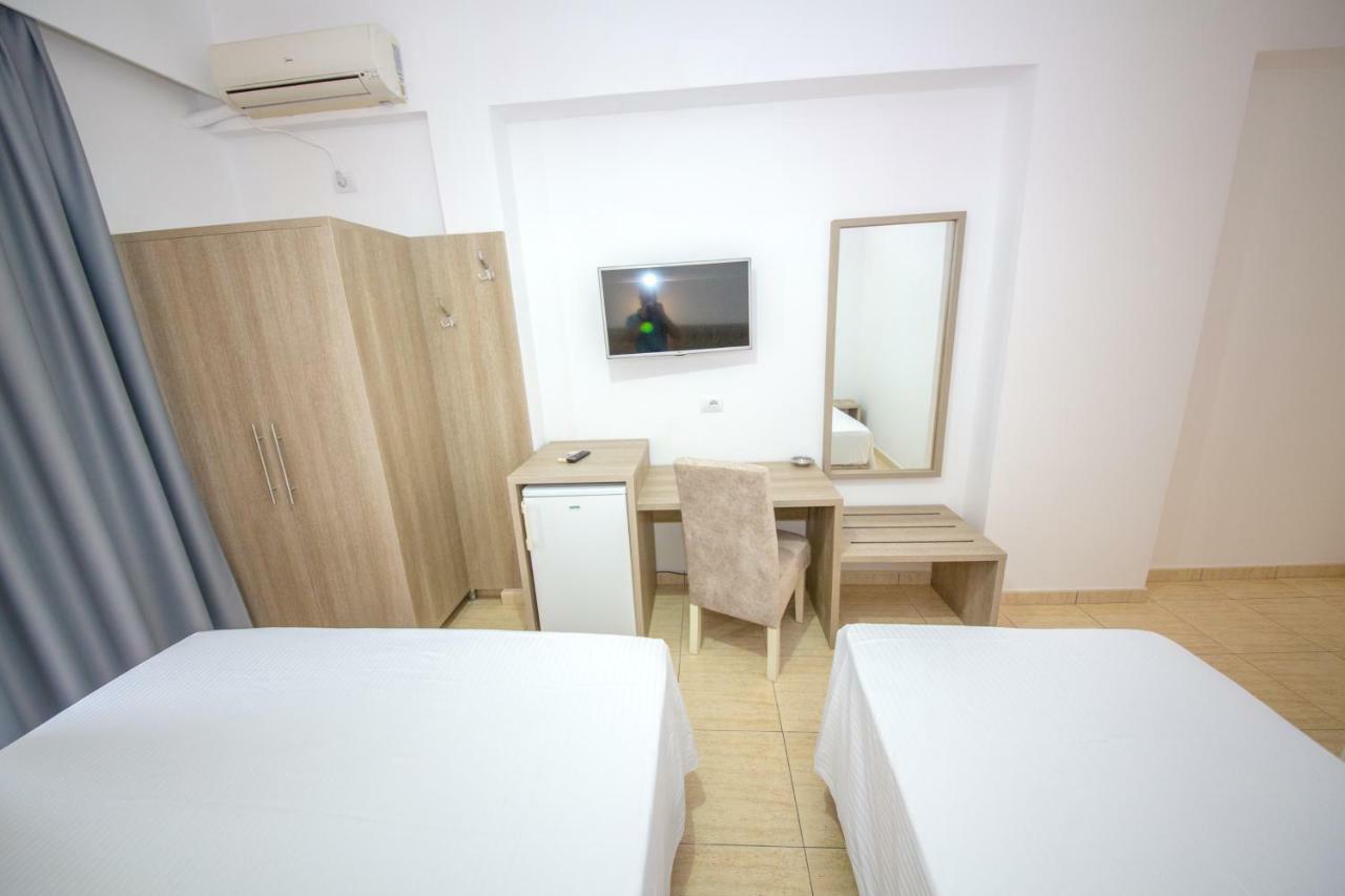 Hotel Alina Saranda Extérieur photo