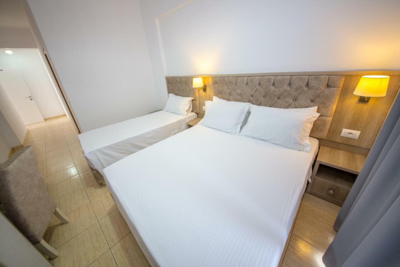 Hotel Alina Saranda Extérieur photo