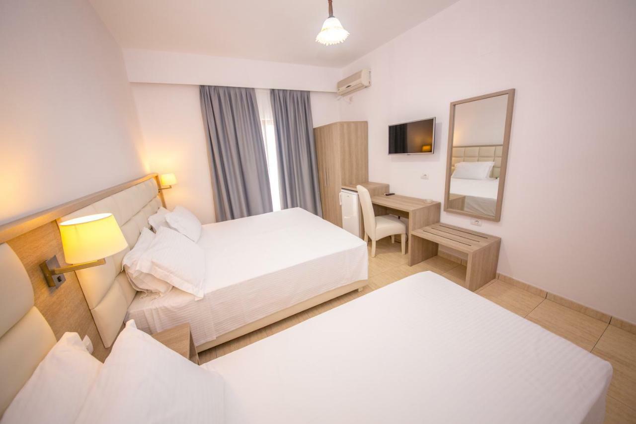 Hotel Alina Saranda Extérieur photo