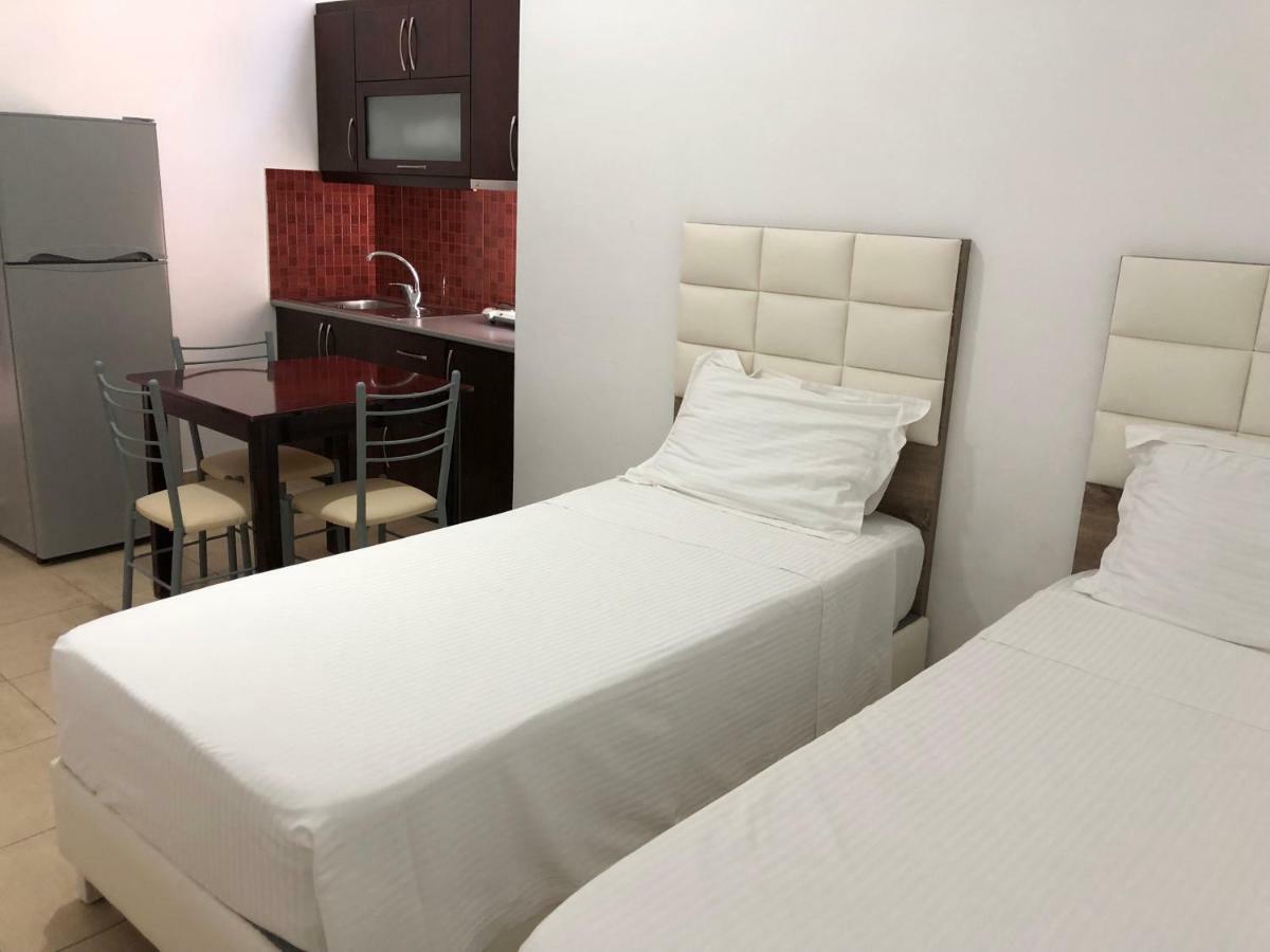 Hotel Alina Saranda Extérieur photo